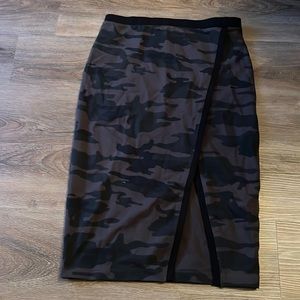 sanctuary camo skirt size a